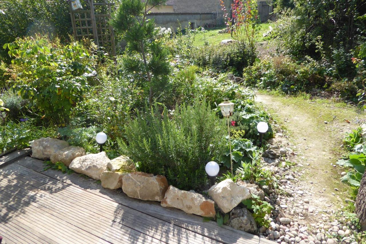 Dans Un Jardin Villa Apremont-la-Foret Exterior foto